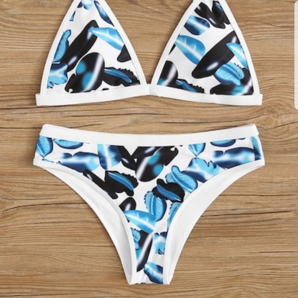 BLUE AND WHITE TRIANGLE BIKINI - Picture 5 of 7